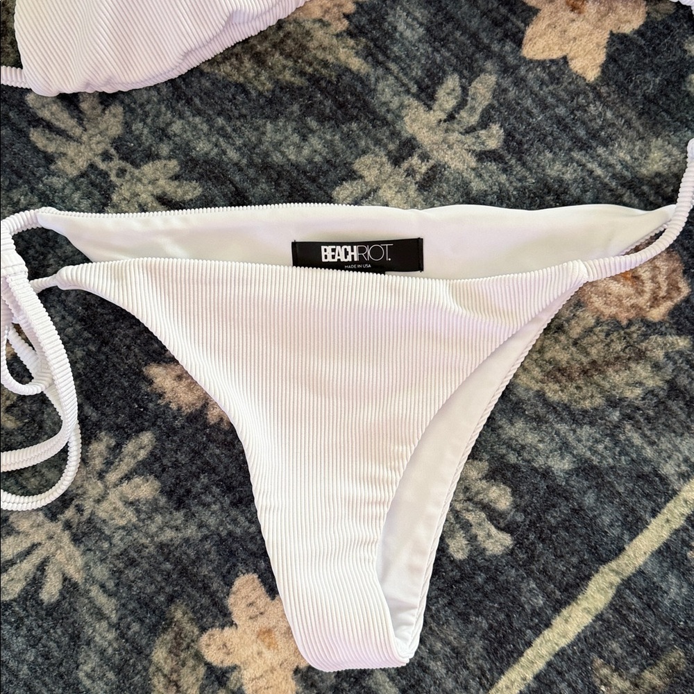 Beach Riot Winona Bikini Set 👙 - Picture 8 of 9